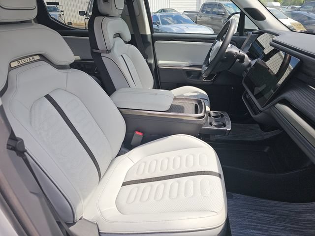 Used 2022 Rivian R1T Adventure AWD/4WD image 11