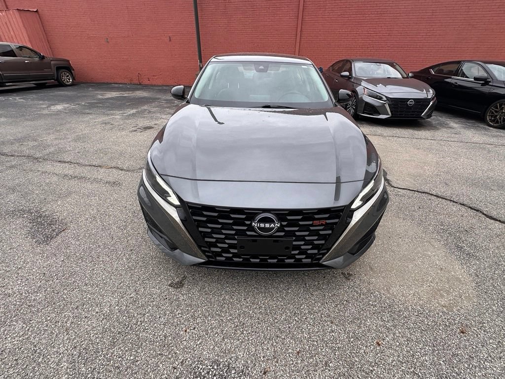 Certified 2025 Nissan Altima 2.5 SR FWD image 11