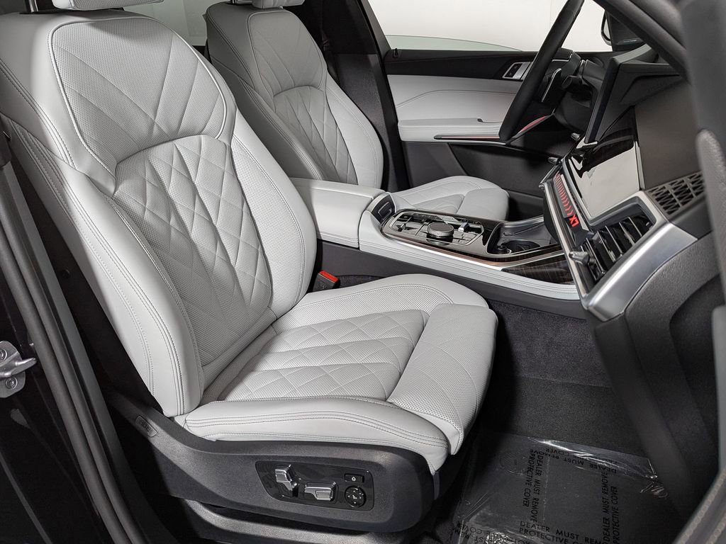 Used 2025 BMW X7 xDrive40i w/ Premium Package AWD/4WD image 28