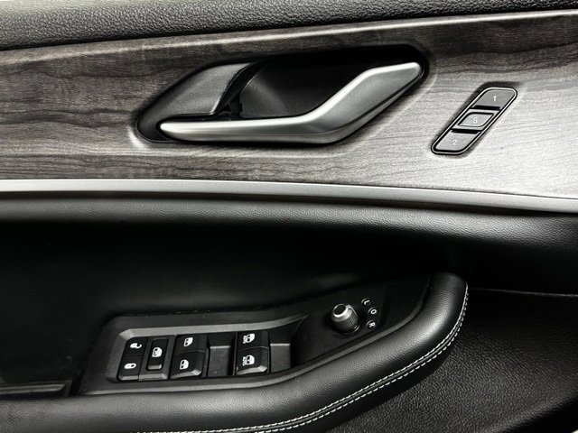 Used 2022 Jeep Grand Cherokee Limited w/ Trailer Tow Prep Group (B) image 10