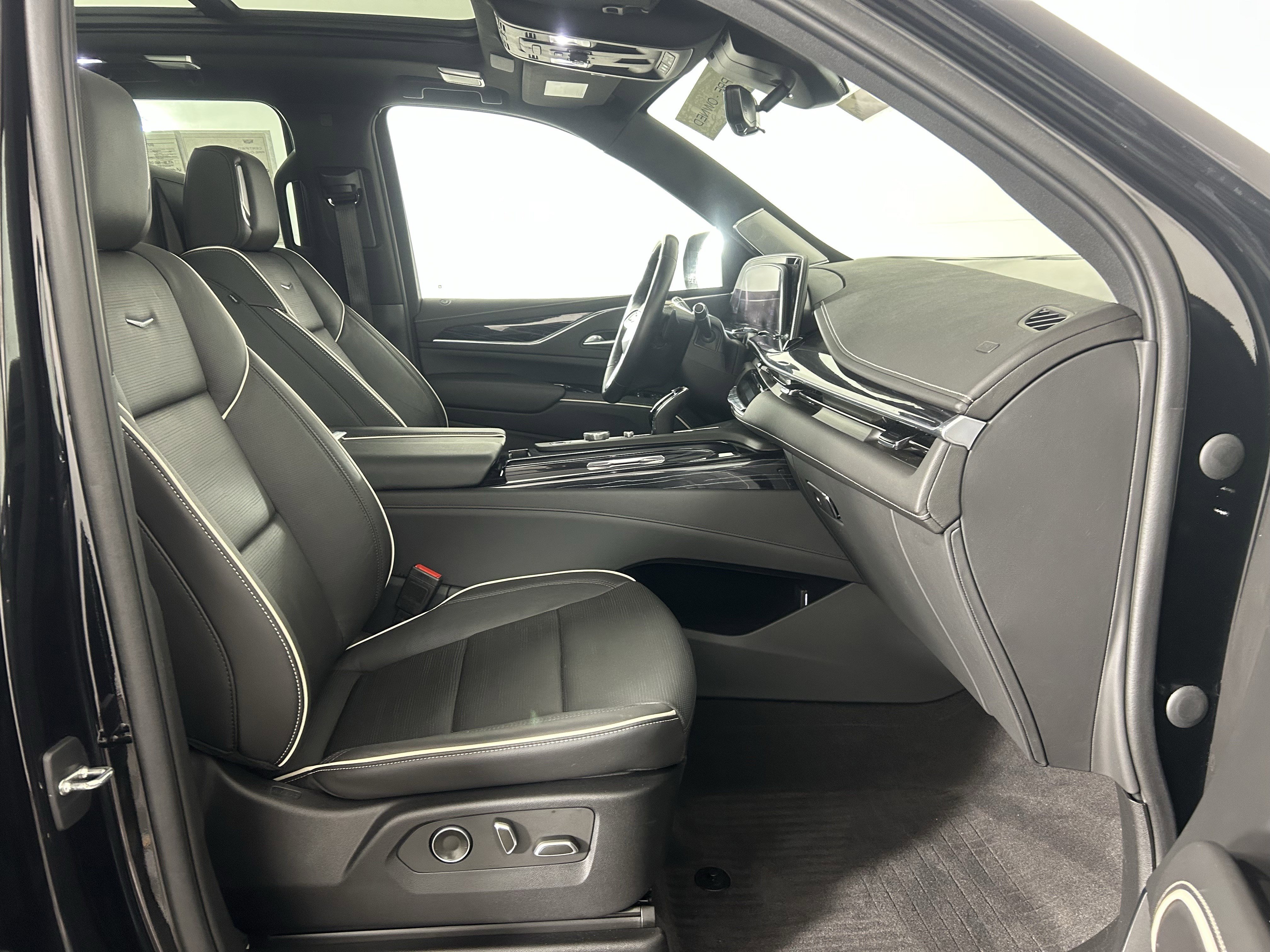 Used 2023 Cadillac Escalade ESV Sport w/ LPO, ONYX Package image 49