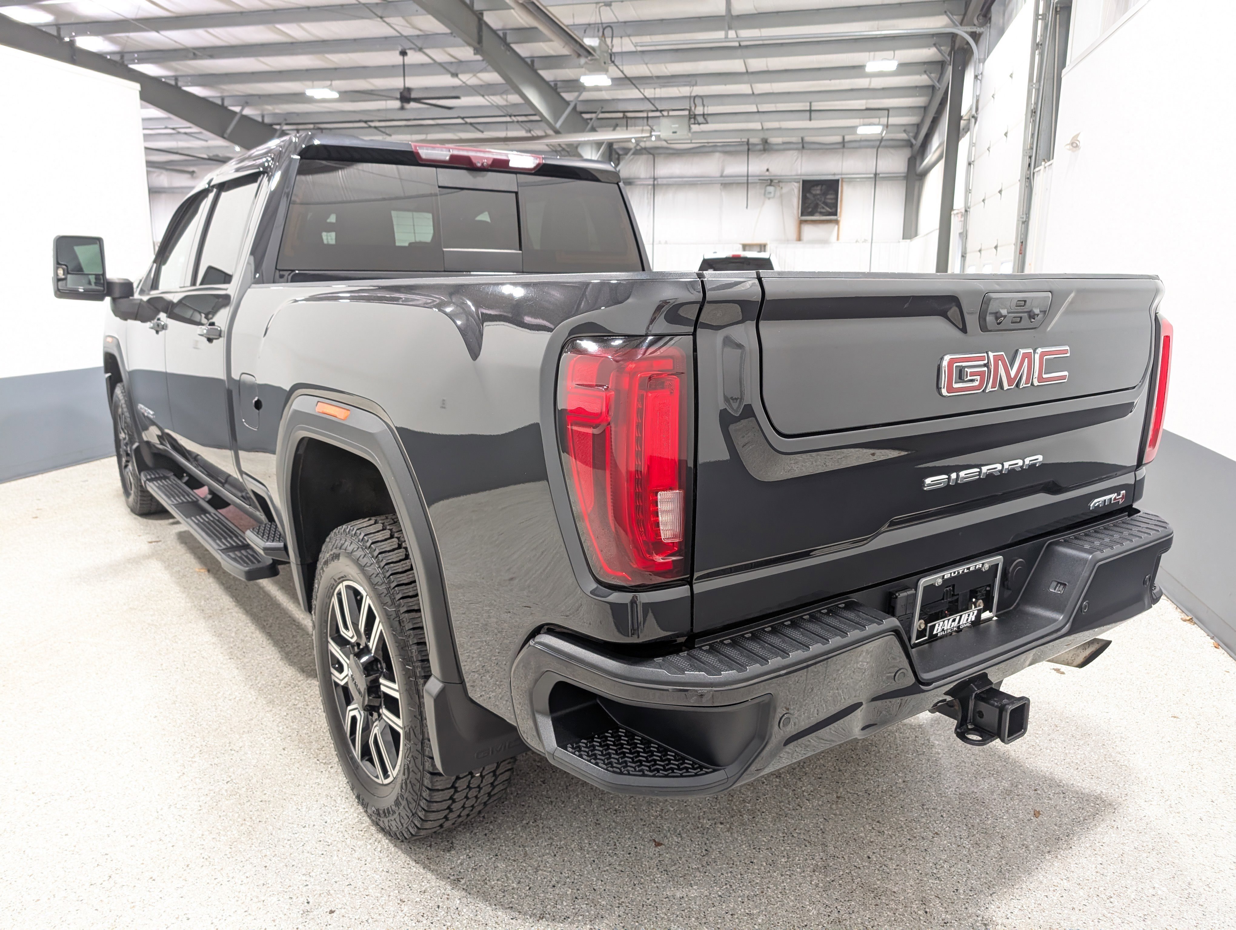 Used 2020 GMC Sierra 2500 AT4 w/ AT4 Premium Package image 5