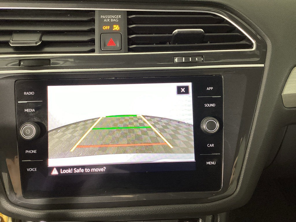 Used 2021 Volkswagen Tiguan SE R-Line AWD/4WD image 32