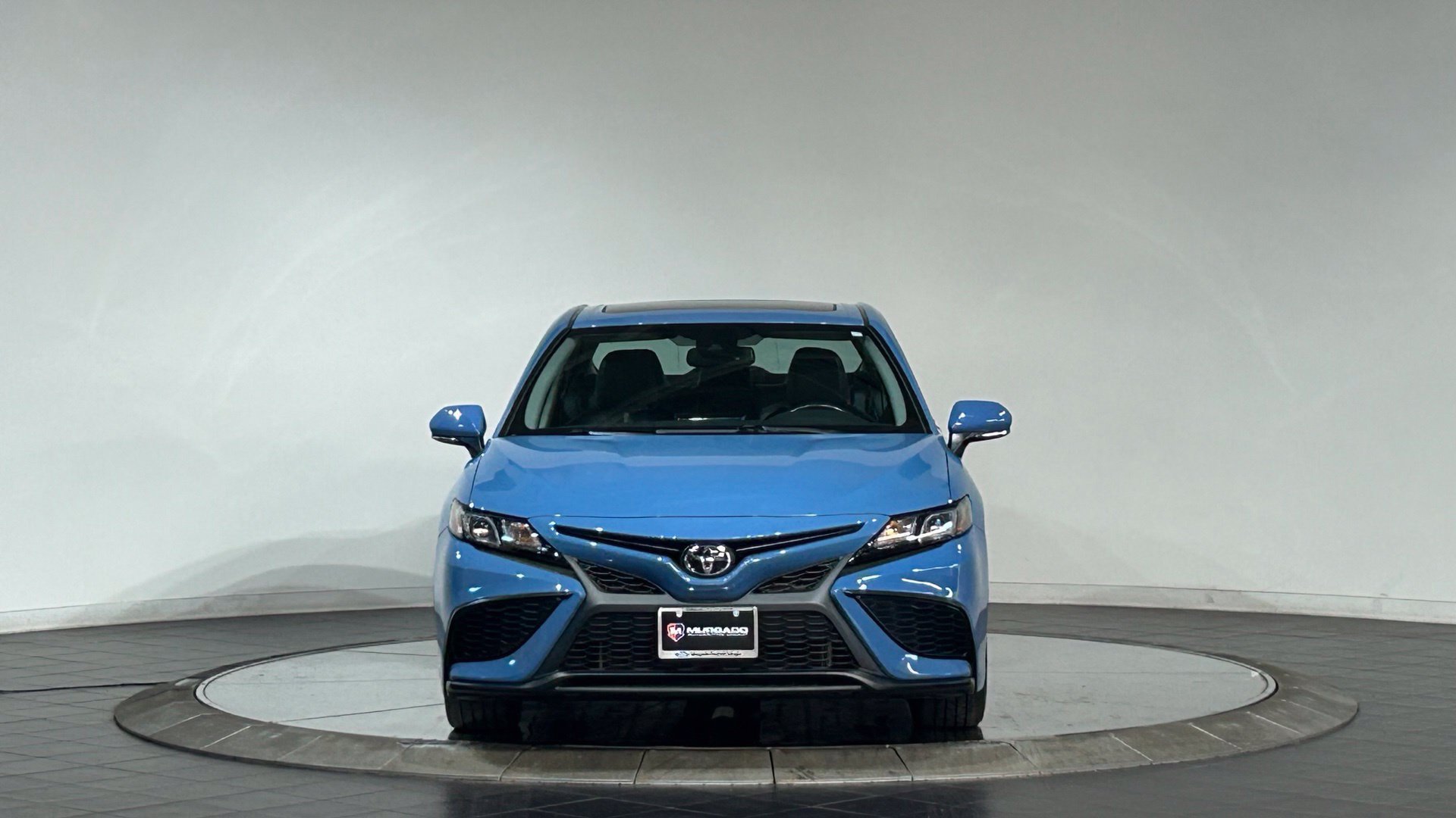 Used 2024 Toyota Camry SE w/ Convenience Package FWD image 3