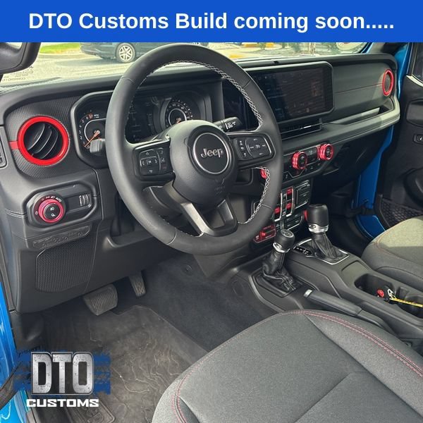 Used 2025 Jeep Gladiator Rubicon w/ Safety Group AWD/4WD image 23