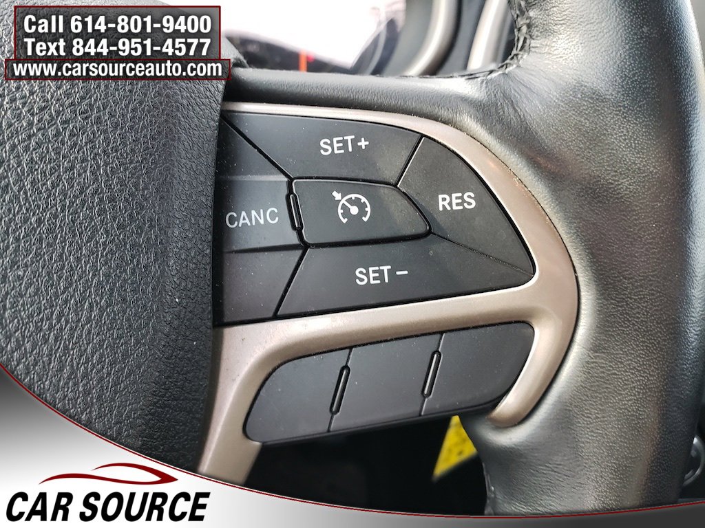 Used 2016 Jeep Cherokee Latitude w/ Cold Weather Group image 12