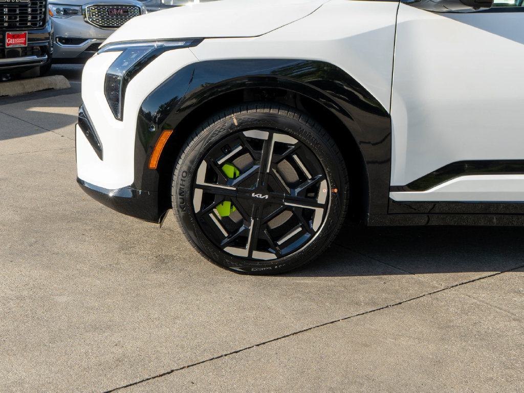 New 2027 Kia EV3 GT AWD/4WD image 32