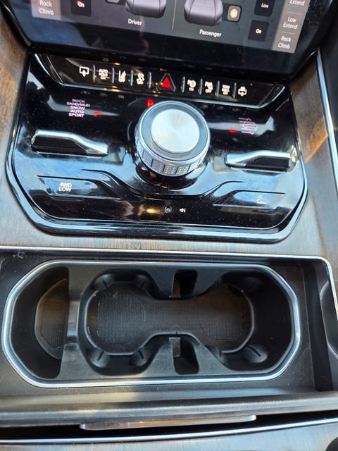 Certified 2022 Jeep Grand Wagoneer Series II AWD/4WD image 8