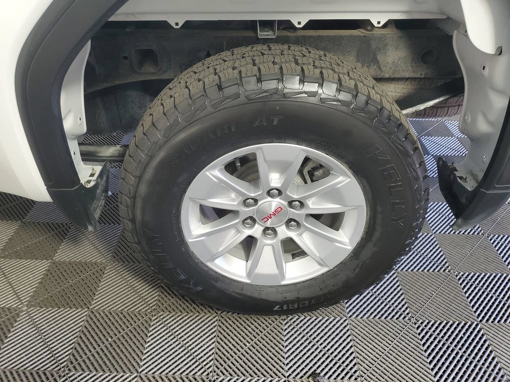 Used 2023 GMC Sierra 1500 SLE AWD/4WD image 29
