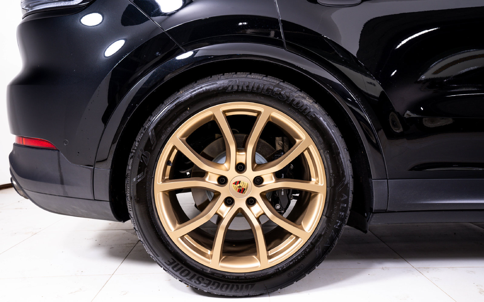 Used 2025 Porsche Cayenne S AWD/4WD image 11