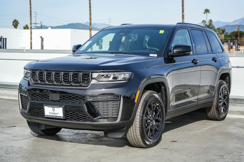 New 2026 Jeep Grand Cherokee Altitude image 4