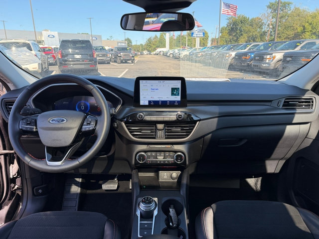 Used 2022 Ford Escape SEL w/ SEL Stealth AWD Package image 21