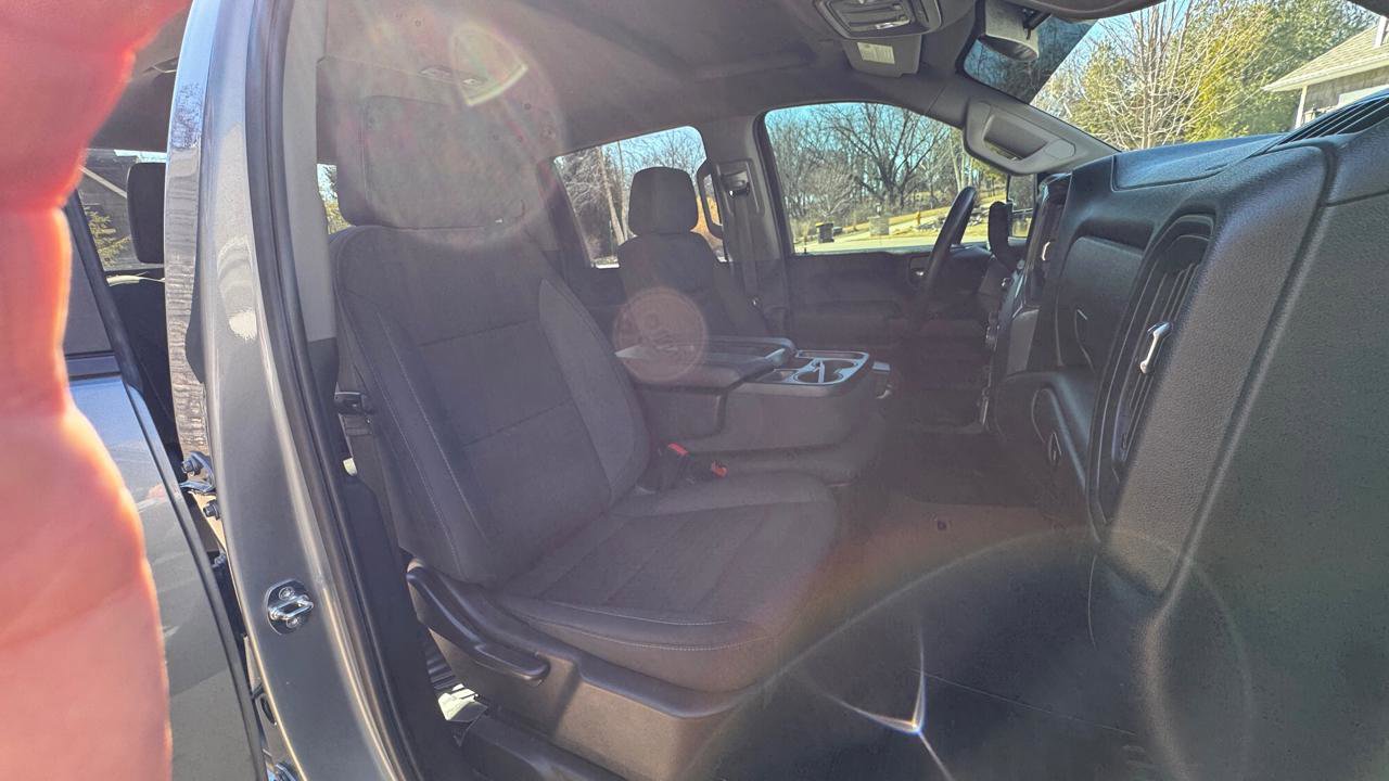 Used 2024 Chevrolet Silverado 2500 Custom w/ Custom Value Package image 19