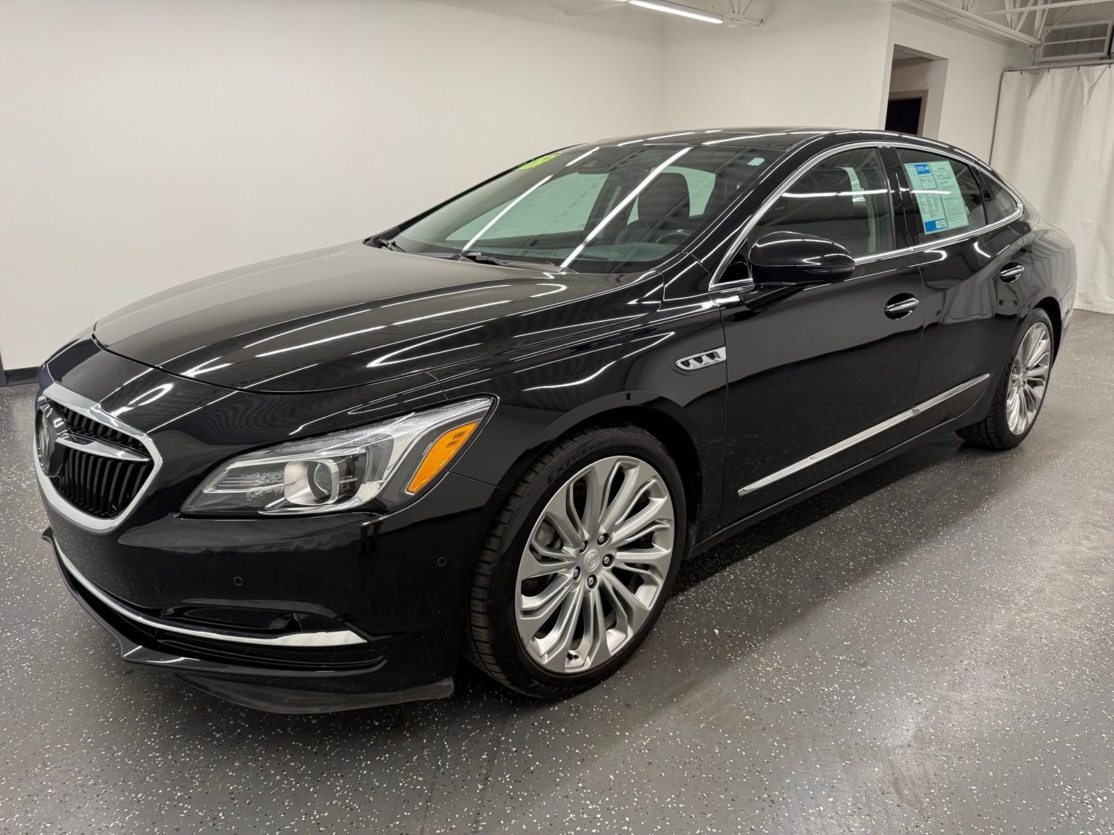 Used 2017 Buick LaCrosse Premium w/ Driver Confidence Package #2 FWD image 4