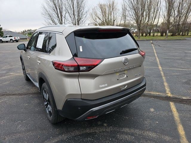 Used 2023 Nissan Rogue SL AWD/4WD image 3