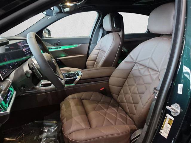 New 2026 BMW 740i w/ Premium Package RWD image 4
