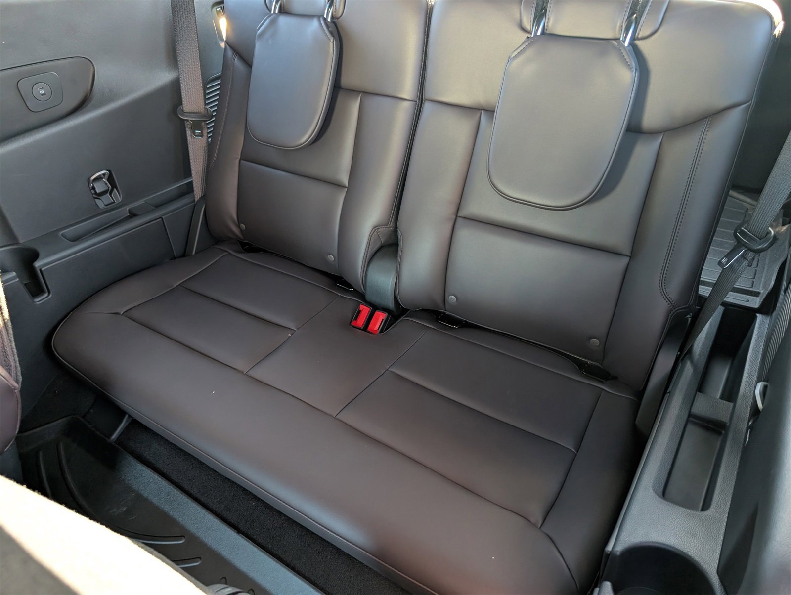 New 2026 Ford Explorer Platinum image 31