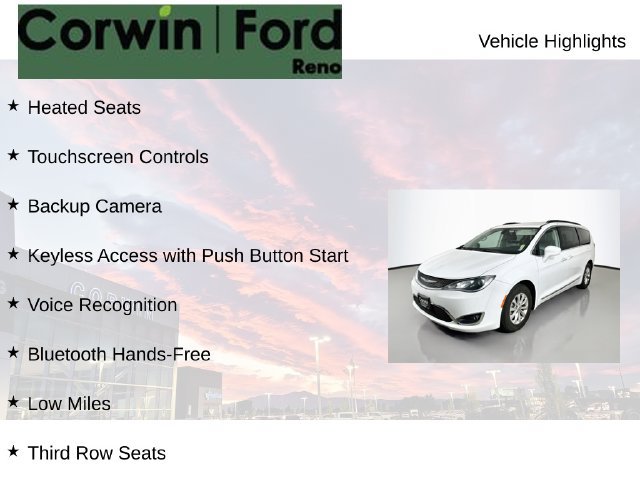 Used 2017 Chrysler Pacifica Touring-L FWD image 7