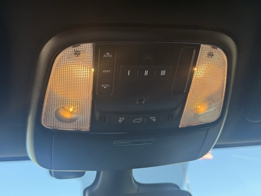 Used 2024 Dodge Durango GT image 28