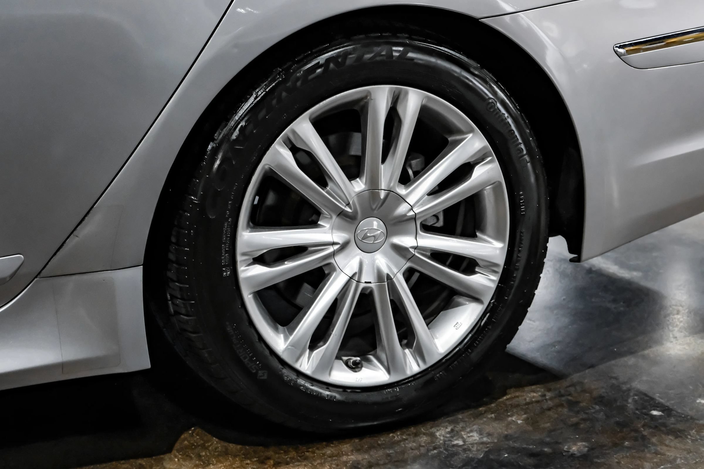 Used 2013 Hyundai Genesis 3.8 w/ Premium Pkg RWD image 51