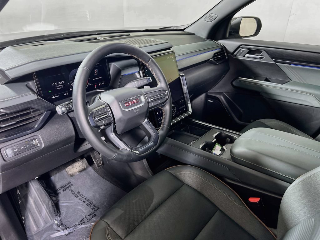 Used 2025 GMC Acadia AT4 w/ LPO, Floor Liner Package AWD/4WD image 9