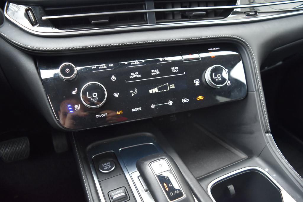Used 2023 INFINITI QX60 Luxe w/ Performance Audio Package AWD/4WD image 19