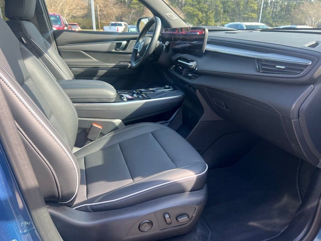 Used 2025 Buick Enclave Preferred image 9