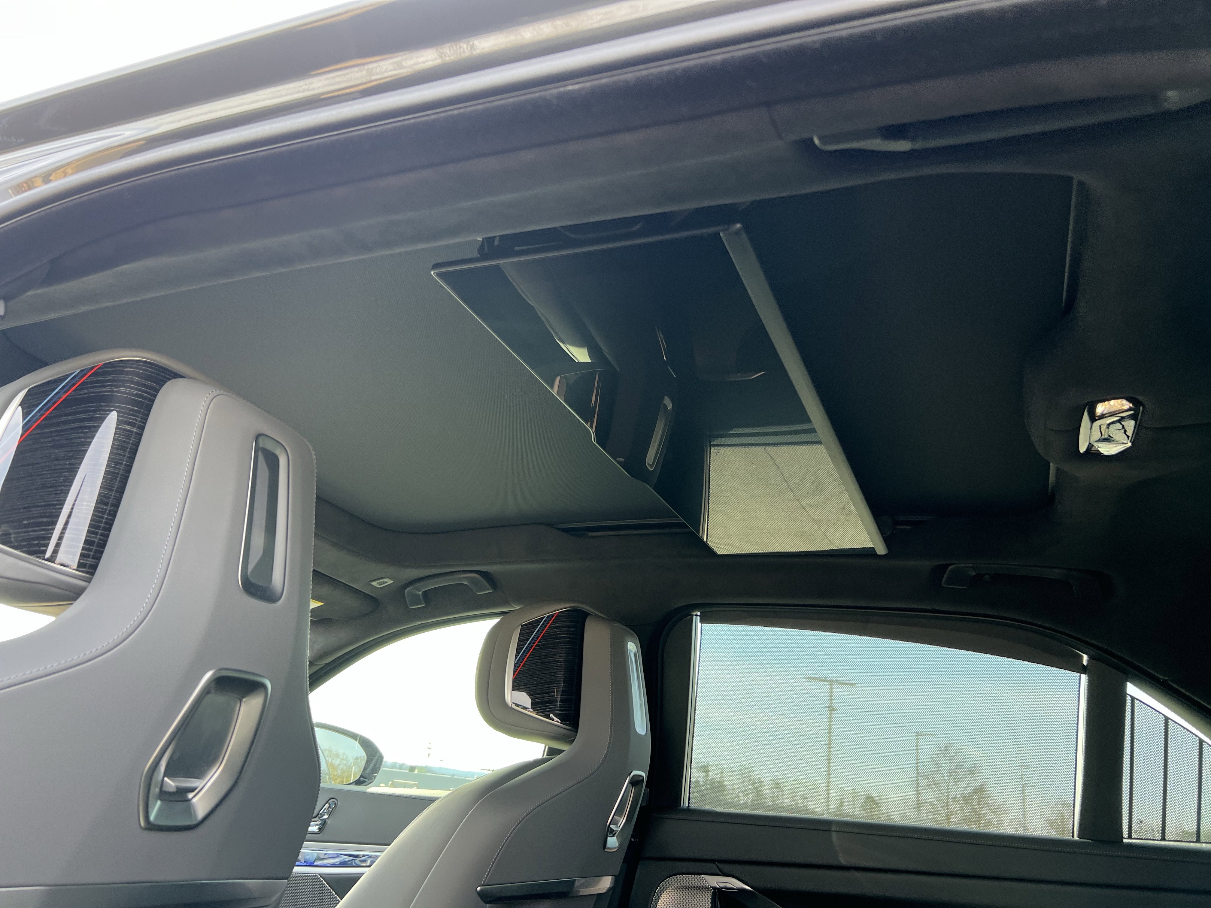 Used 2023 BMW 740i w/ Executive Package image 35