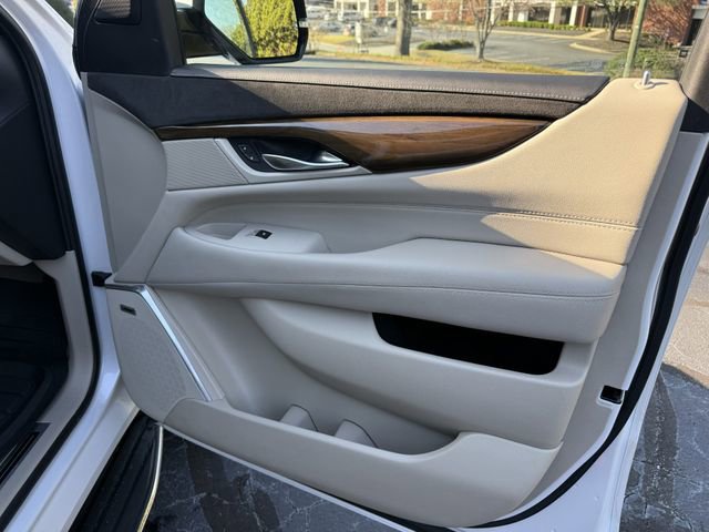 Used 2018 Cadillac Escalade Luxury image 20
