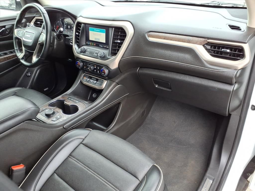 Used 2023 GMC Acadia Denali image 5
