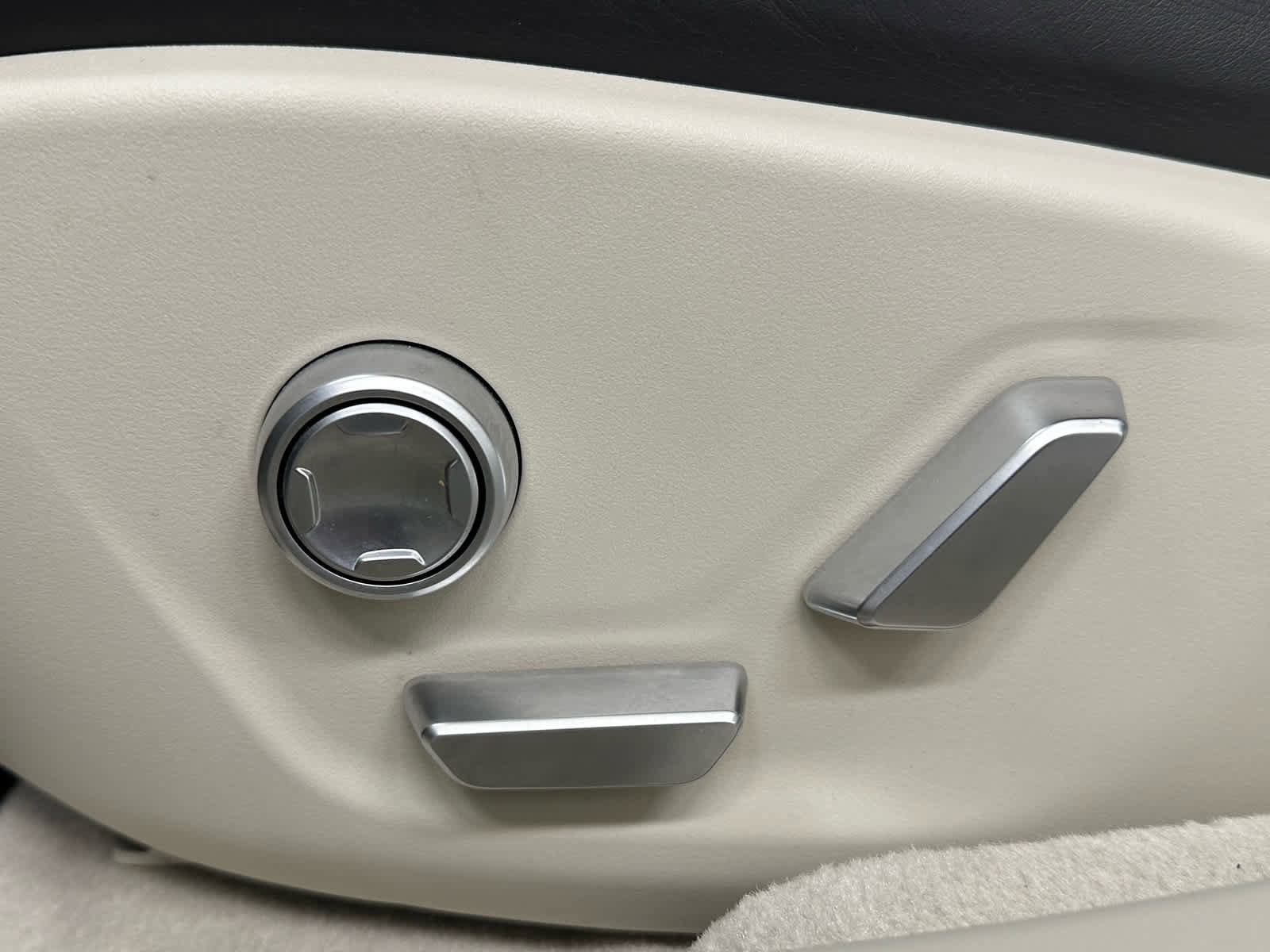 Used 2023 Lucid Air Grand Touring image 11