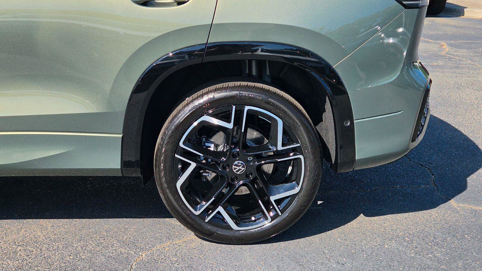 New 2026 Volkswagen Tiguan SEL R-Line AWD/4WD image 15