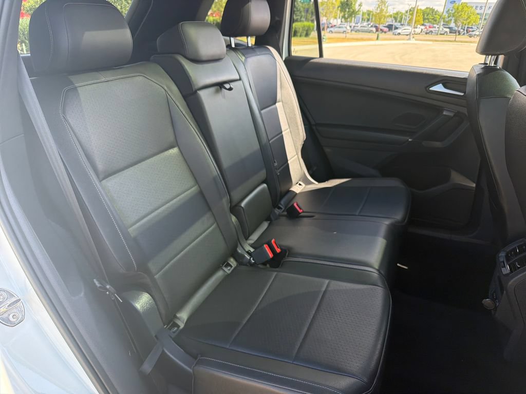 Certified 2020 Volkswagen Tiguan SE R-Line AWD/4WD image 24