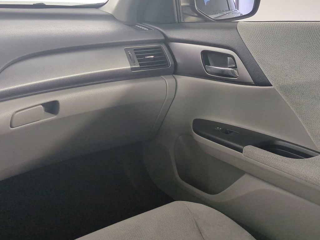Used 2013 Honda Accord LX image 17