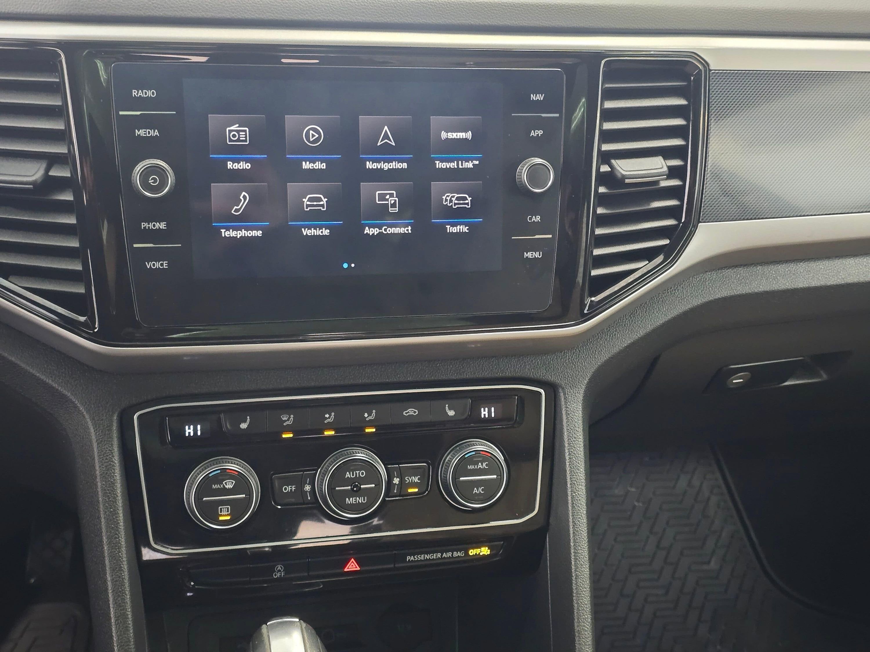 Used 2020 Volkswagen Atlas Cross Sport SEL image 15