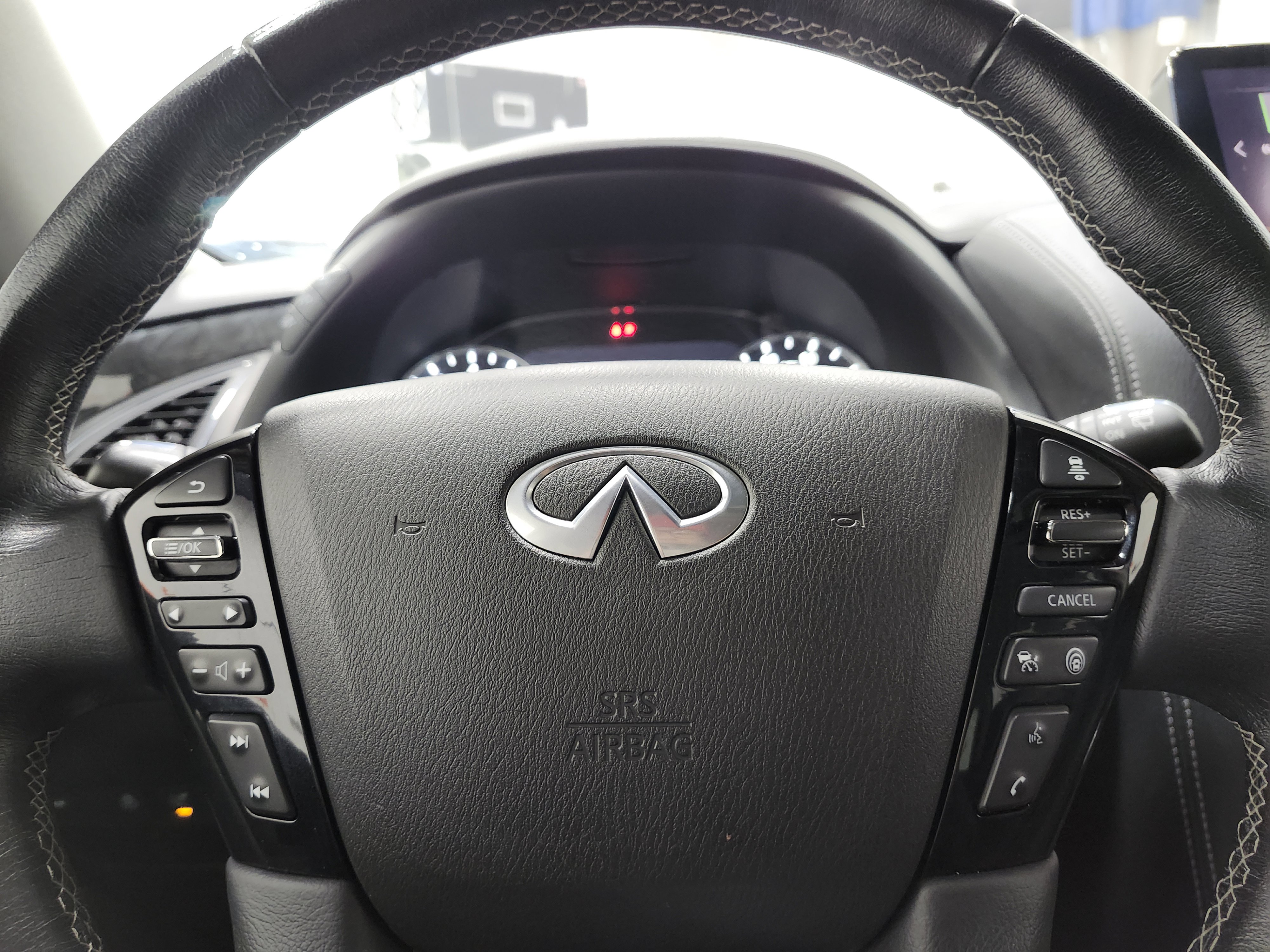 Used 2023 INFINITI QX80 Luxe w/ Cargo Package image 32