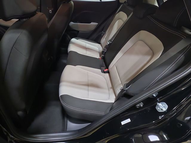 Used 2025 Hyundai Venue SEL image 21