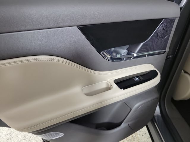 Used 2023 Lincoln Corsair FWD image 14