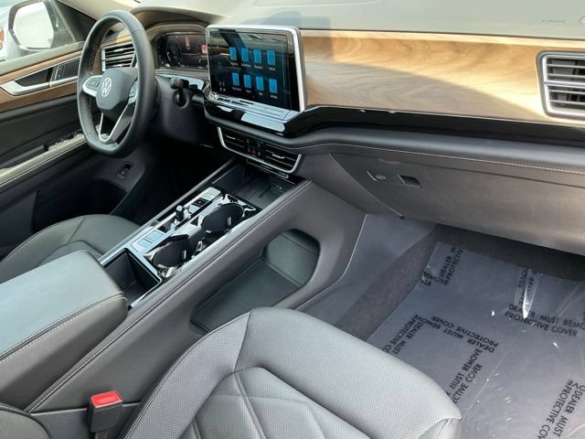 Used 2025 Volkswagen Atlas SE AWD/4WD image 24