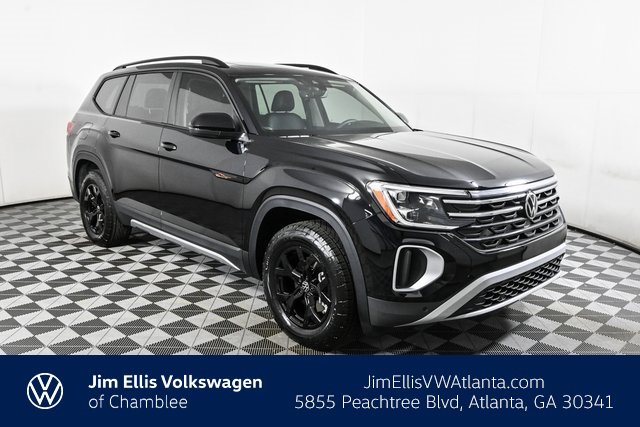 New 2025 Volkswagen Atlas Peak Edition SE