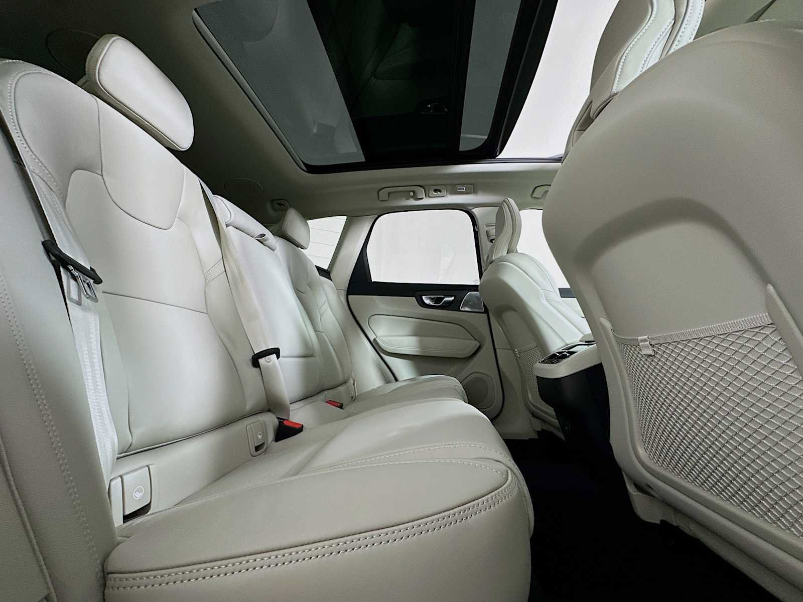 New 2026 Volvo XC60 B5 Ultra w/ Climate Package PRO image 26