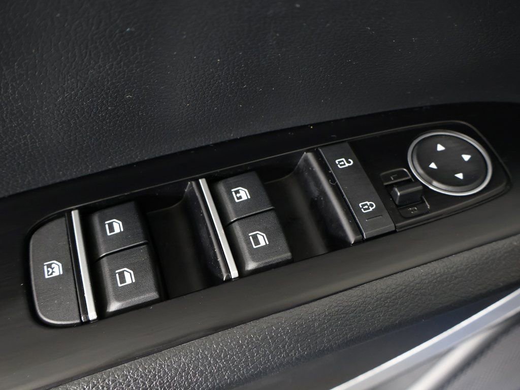 Used 2025 Kia Soul S image 36
