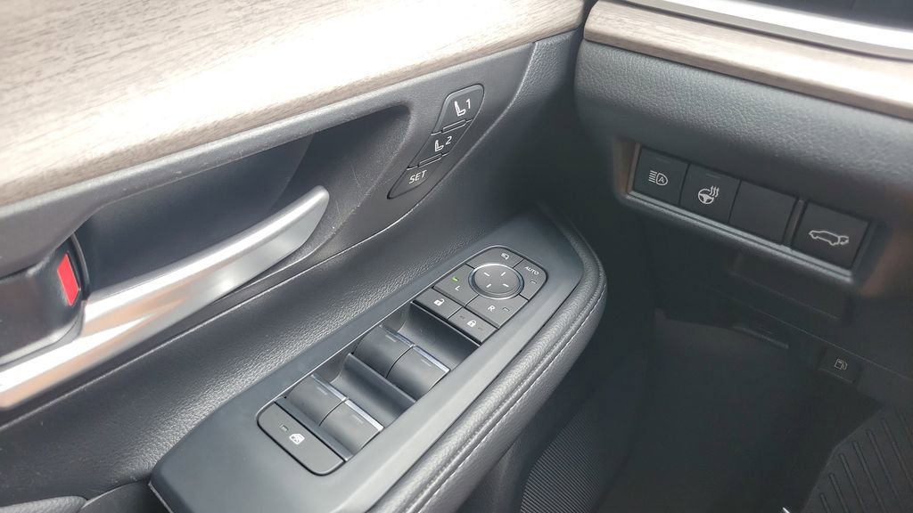 Certified 2024 Toyota Grand Highlander Platinum AWD/4WD image 19