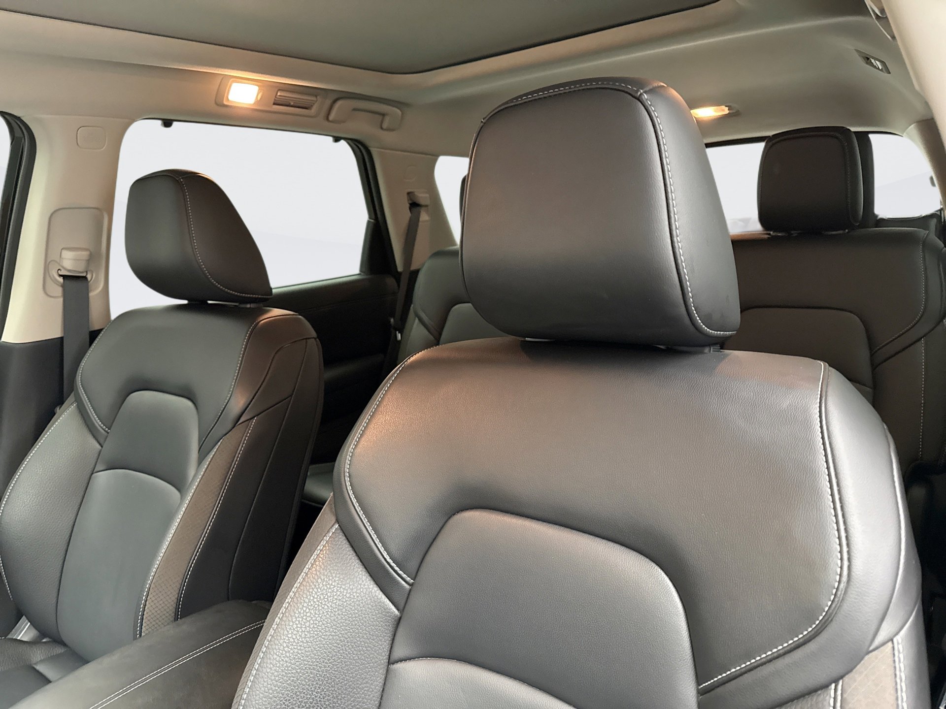 Used 2025 Nissan Pathfinder SL w/ SL Premium Package image 10