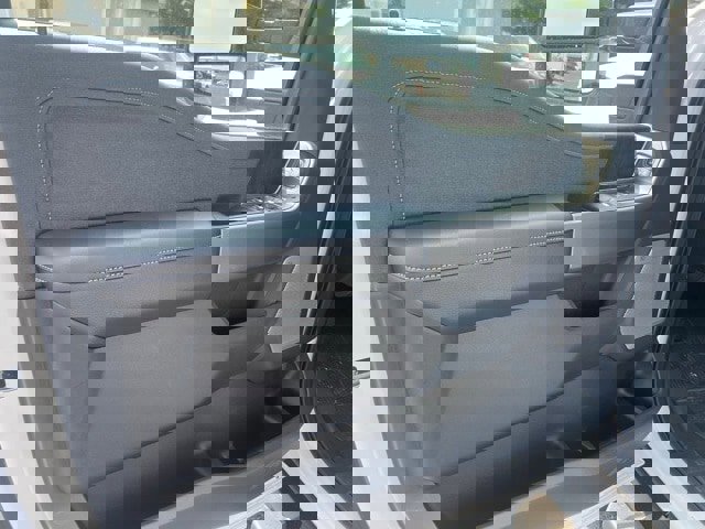 New 2025 Ford F350 Lariat w/ Black Appearance Package image 20