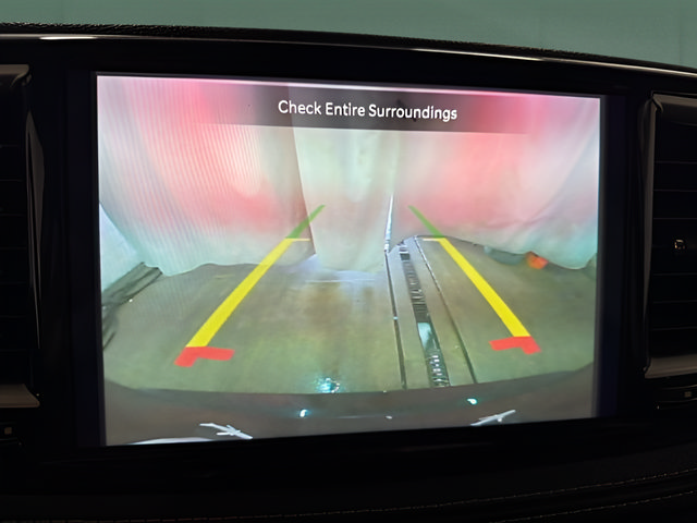 Used 2024 Chrysler Pacifica Limited FWD image 24