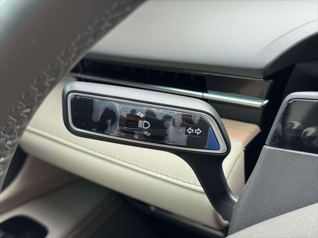 Used 2025 Lincoln Nautilus Reserve w/ Jet Appearance Package image 20