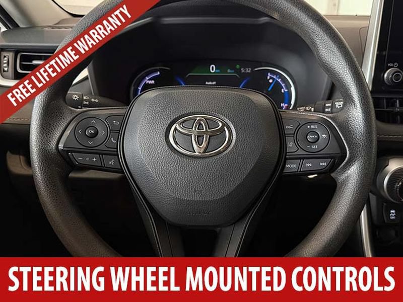Used 2024 Toyota RAV4 XLE AWD/4WD image 10