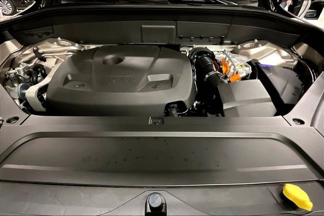 New 2026 Volvo XC90 T8 Plus w/ Protection Package Premier image 13