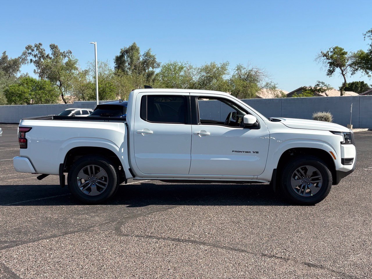 New 2027 Nissan Frontier SV RWD image 7